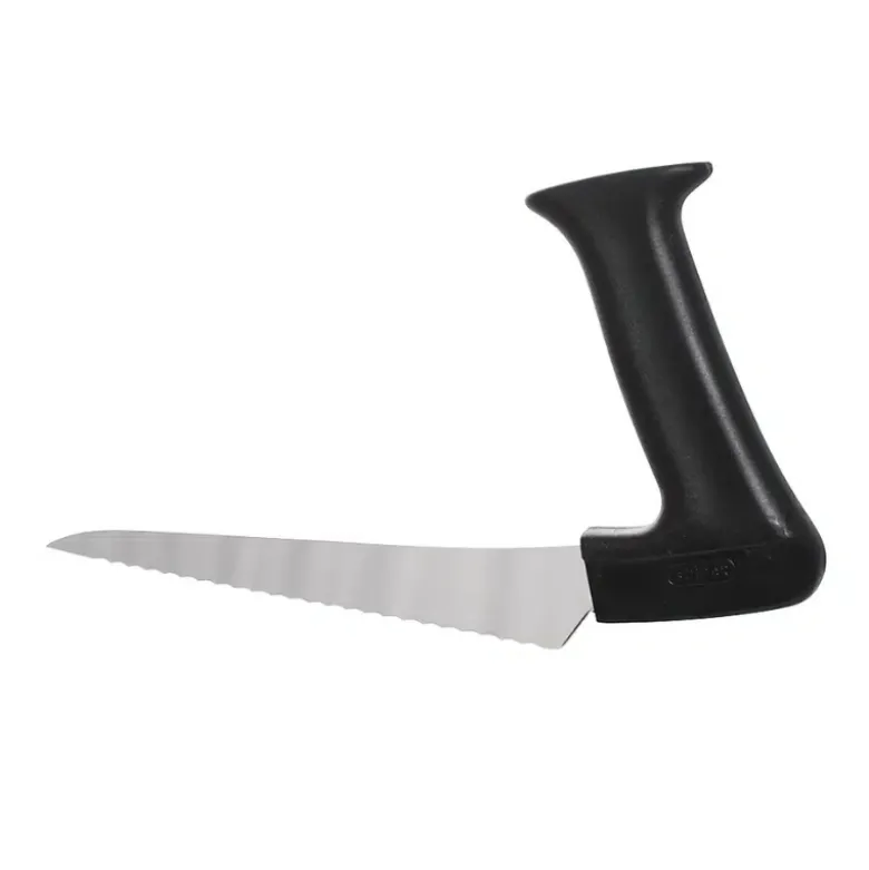 Universalkniv med bølget skær